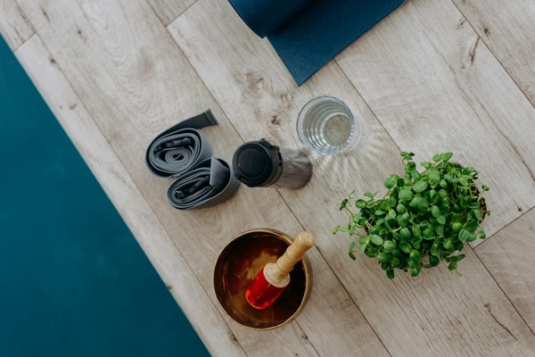 Hoe kan yoga helpen bij het verbeteren van de lichamelijke flexibiliteit?